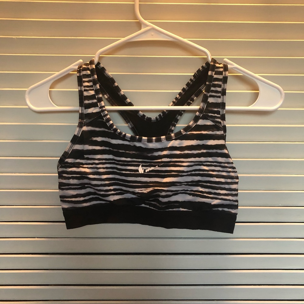 Nike sports bra small
